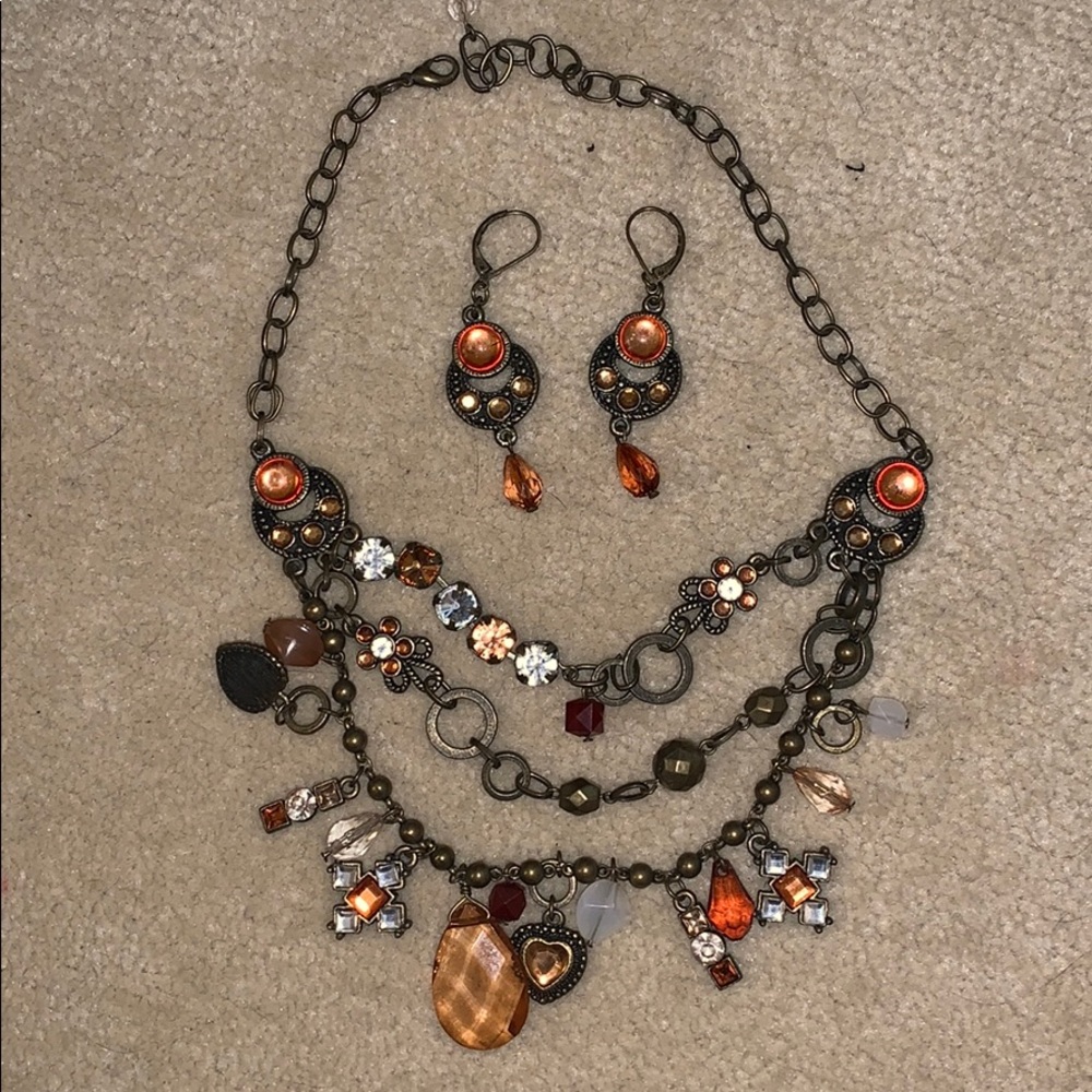 Tiered Necklace with Earrings! Antique style!